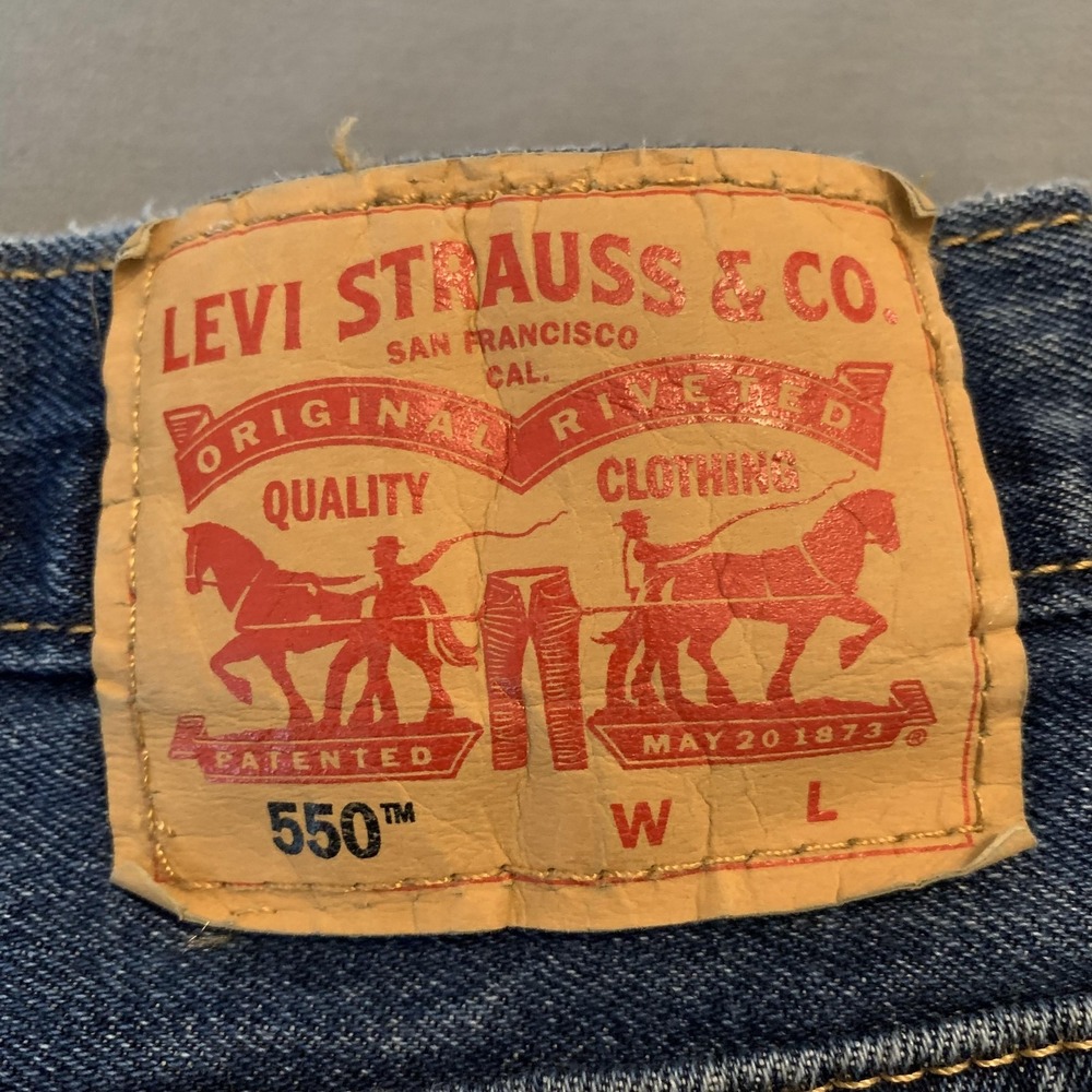 Levis 550 Relaxed Fit Tapered Jeans Mens 52x30 Blue Medium Wash Denim Pants - Picture 11 of 12